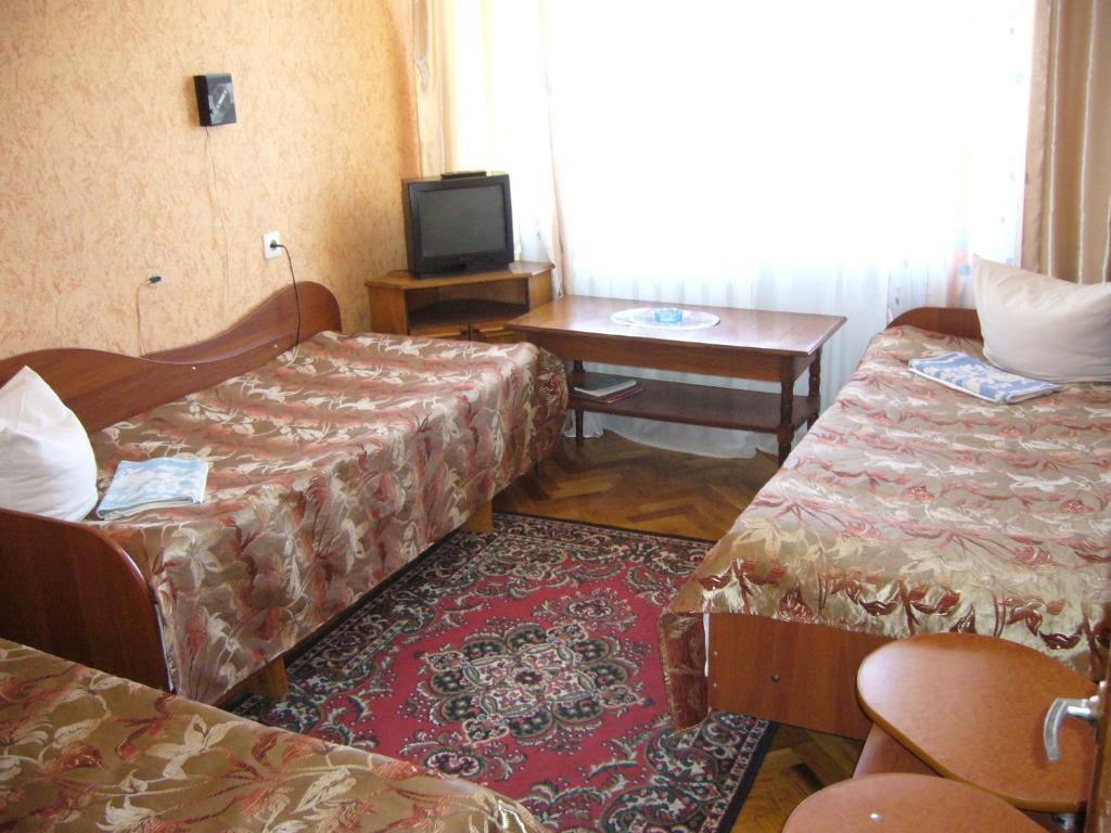 Hotel Profspilkovyi Lutsʼk Cameră foto