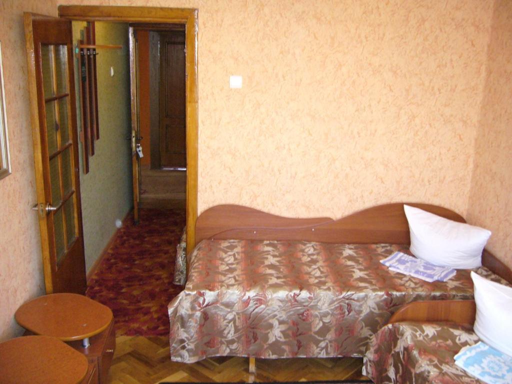 Hotel Profspilkovyi Lutsʼk Cameră foto